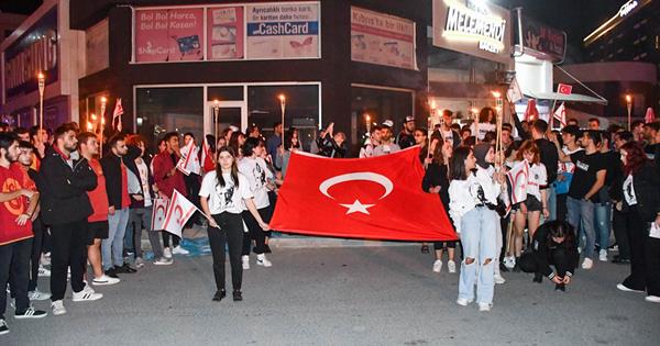 DAÜ’de 29 Ekim Cumhuriyet Bayramı Yürüyüşü Gerçekleştirildi