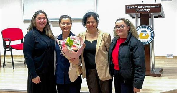 Başhemşire Nurgül Hırka DAÜ Hemşirelik Bölümü Öğrencileriyle Deneyimlerini Paylaştı