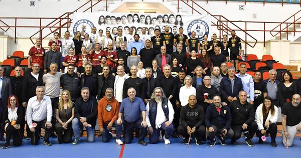DAÜ Şampiyon Meleklerin Anısını Sahada Yaşadı: Voleybolcular Aynı Duyguda Buluştu